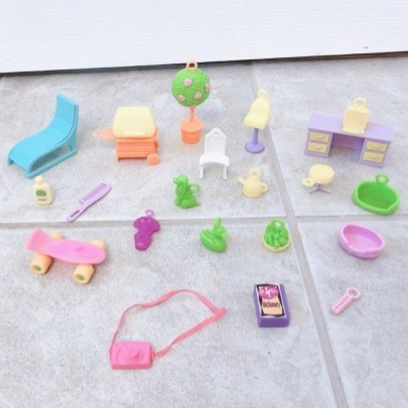 Vintage LIKE NEW Doll Accessories Furnitures - Picture 8 of 9